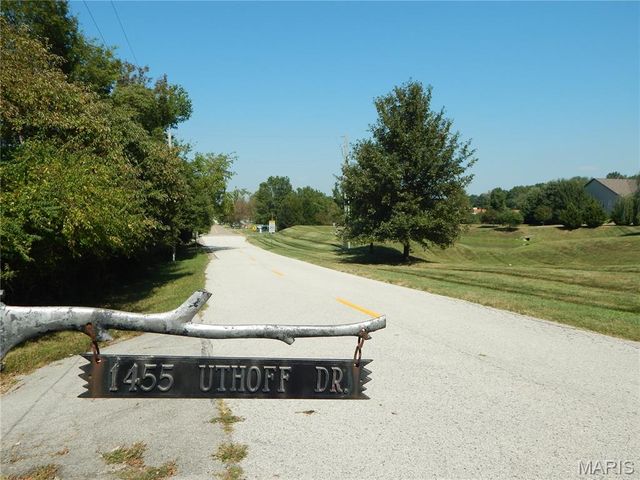 1475 Uthoff Drive, Fenton, MO 63026