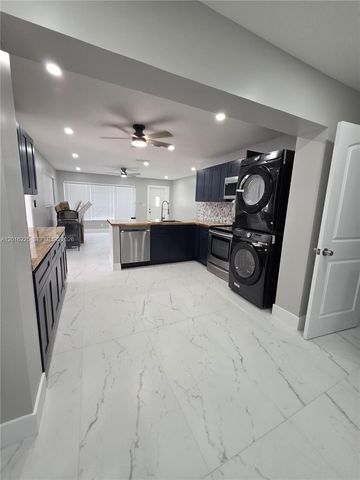 2281 N 56th Ter, Hollywood, FL 33021