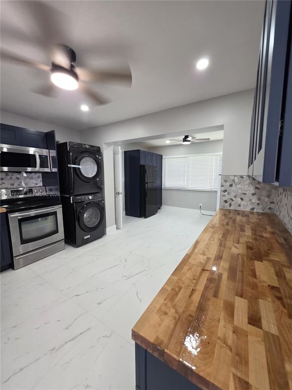 2281 N 56th Ter, Hollywood, FL 33021