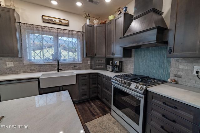 1010 Keener Rd, Cosby, TN 37722