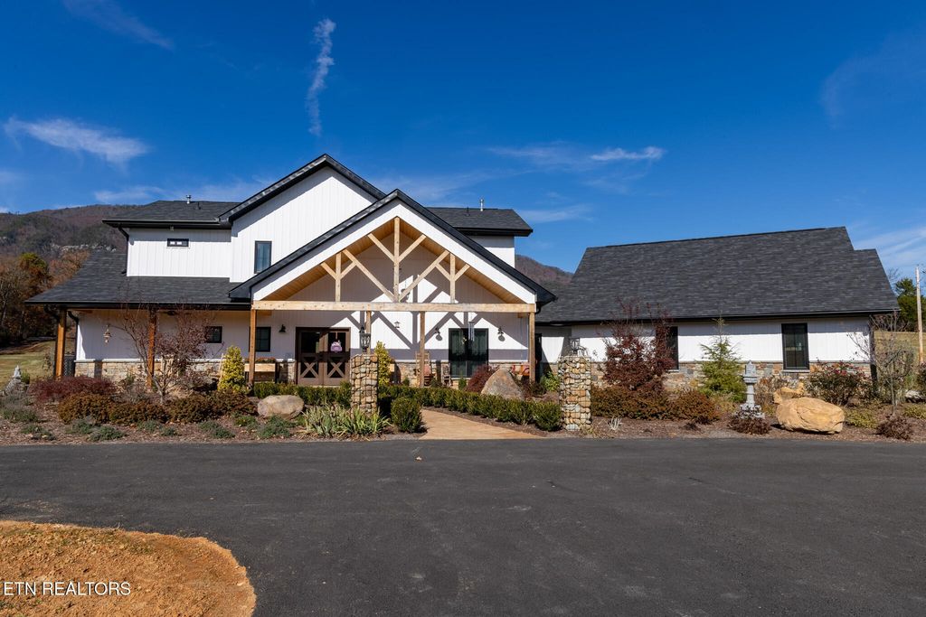 1010 Keener Rd, Cosby, TN 37722