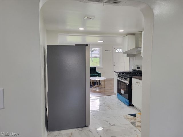 5285 Mardale Avenue, Bedford Heights, OH 44146