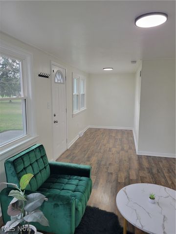 5285 Mardale Avenue, Bedford Heights, OH 44146