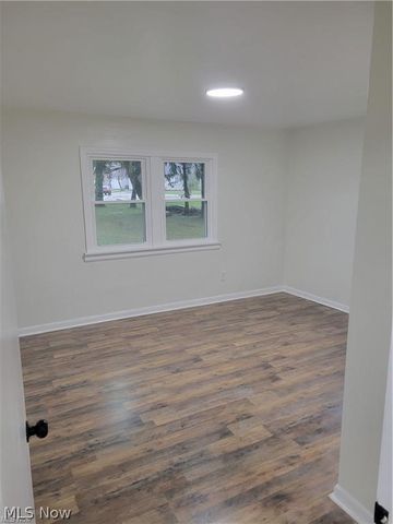 5285 Mardale Avenue, Bedford Heights, OH 44146