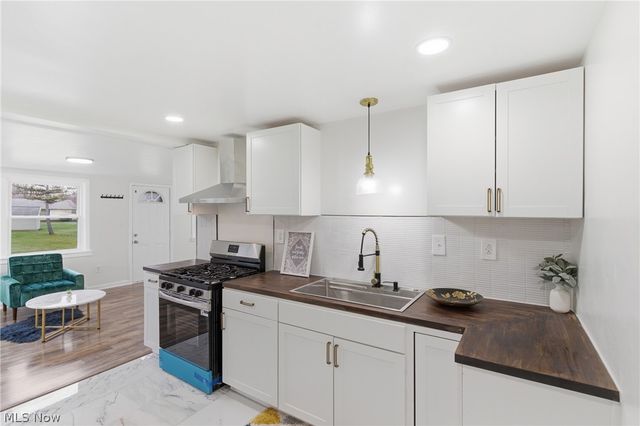 5285 Mardale Avenue, Bedford Heights, OH 44146