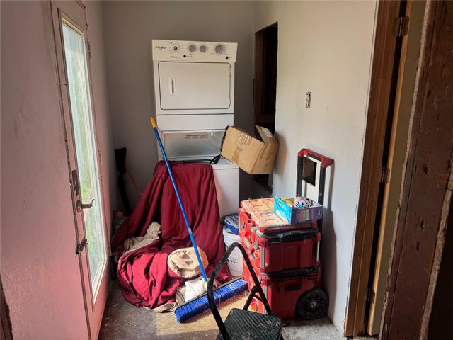 8002 Crestview Drive, Houston, TX 77028