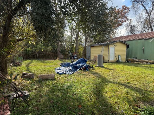 8002 Crestview Drive, Houston, TX 77028