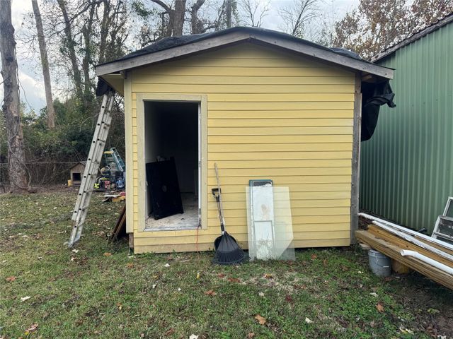 8002 Crestview Drive, Houston, TX 77028