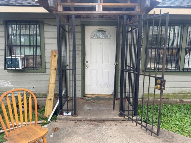 8002 Crestview Drive, Houston, TX 77028