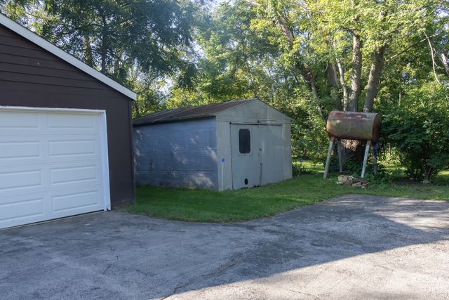 10520 CEMETERY Road, Pecatonica, IL 61063