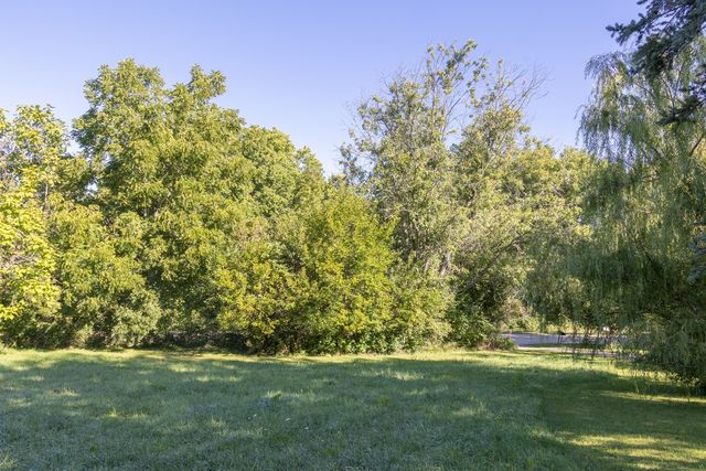 10520 CEMETERY Road, Pecatonica, IL 61063