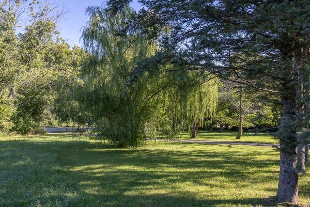 10520 CEMETERY Road, Pecatonica, IL 61063