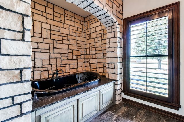 105 Sammi's Way, Whitesboro, TX 76273