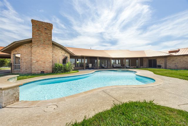 105 Sammi's Way, Whitesboro, TX 76273