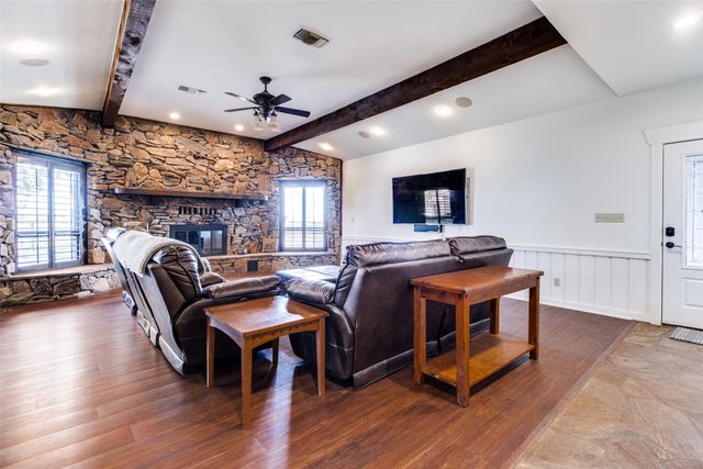 105 Sammi's Way, Whitesboro, TX 76273