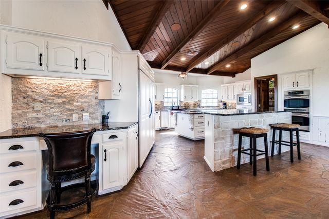 105 Sammi's Way, Whitesboro, TX 76273