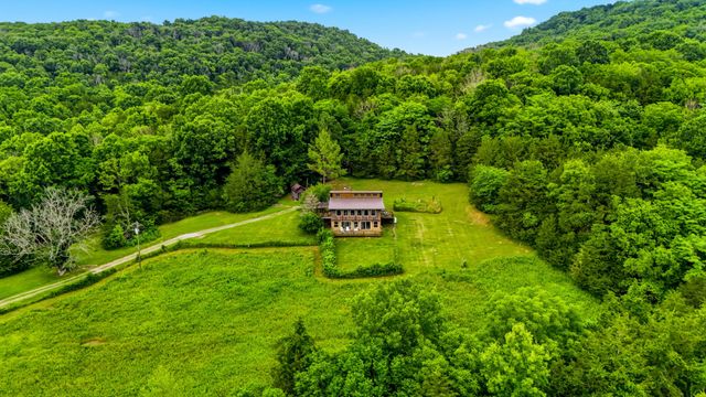427 Adams Rd, Watertown, TN 37184