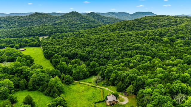 427 Adams Rd, Watertown, TN 37184