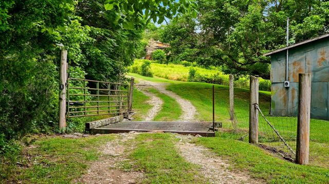 427 Adams Rd, Watertown, TN 37184