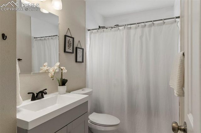 2522 Ivanhoe Drive, Colorado Springs, CO 80911