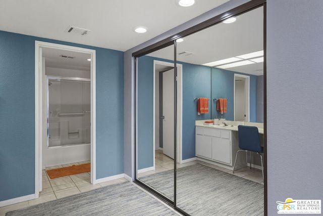 500 S Farrell Drive M79, Palm Springs, CA 92264