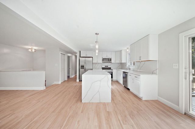 129 Hobbs Road, Pelham, NH 03076