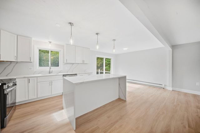 129 Hobbs Road, Pelham, NH 03076