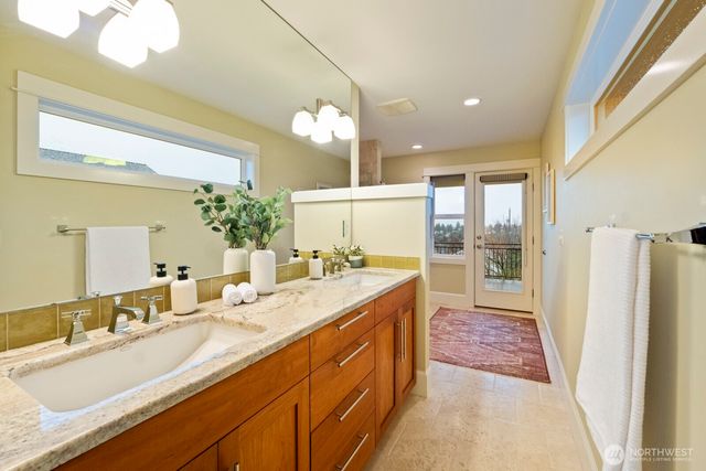 3416 38th Avenue W, Seattle, WA 98199