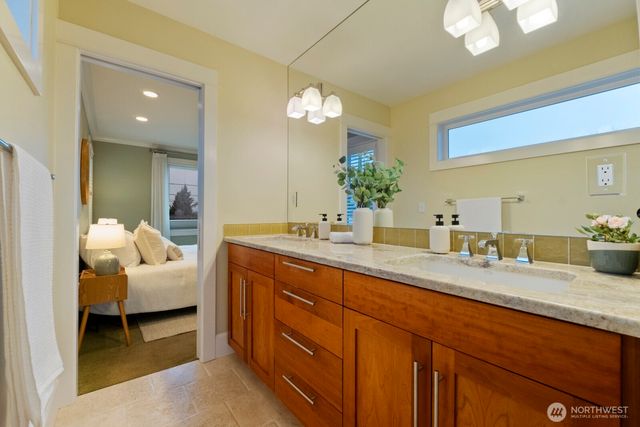 3416 38th Avenue W, Seattle, WA 98199