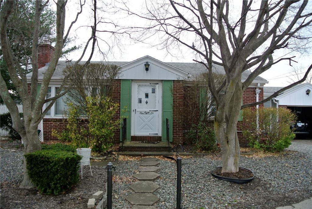 186 Fiat Avenue, Cranston, RI 02910