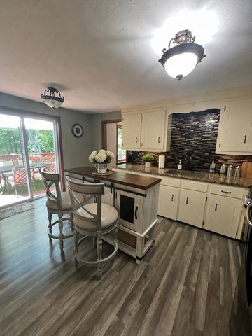 10 Garrison Heights Drive, Oxford, MA 01540