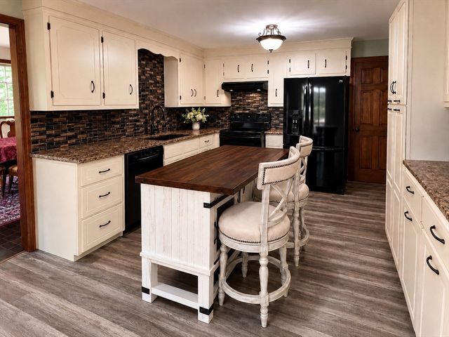 10 Garrison Heights Drive, Oxford, MA 01540