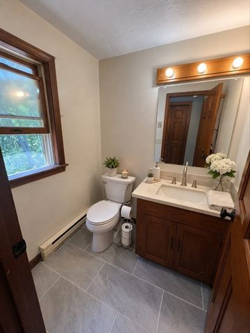 10 Garrison Heights Drive, Oxford, MA 01540