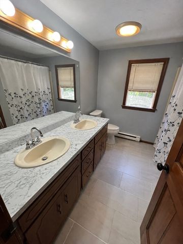 10 Garrison Heights Drive, Oxford, MA 01540