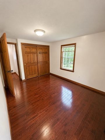 10 Garrison Heights Drive, Oxford, MA 01540