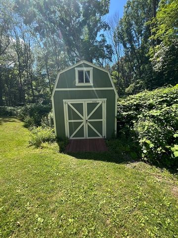 10 Garrison Heights Drive, Oxford, MA 01540