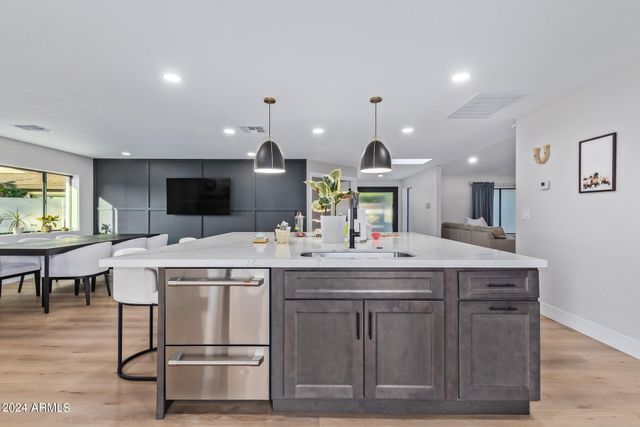 15832 N 62ND Place, Scottsdale, AZ 85254