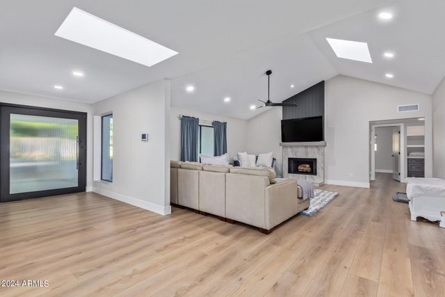 15832 N 62ND Place, Scottsdale, AZ 85254