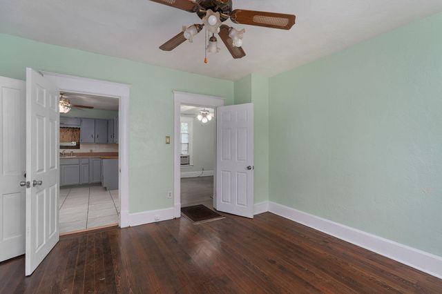 2116 N Campbell Avenue, Springfield, MO 65803