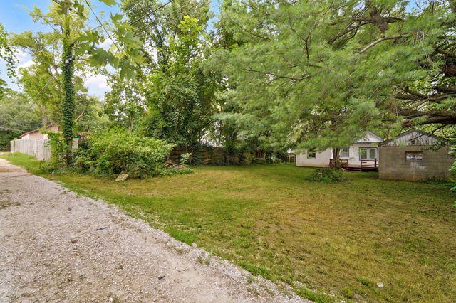 2116 N Campbell Avenue, Springfield, MO 65803