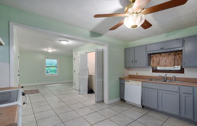 2116 N Campbell Avenue, Springfield, MO 65803