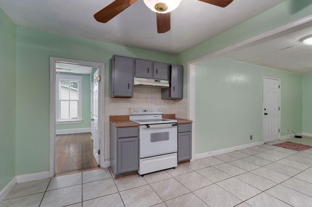 2116 N Campbell Avenue, Springfield, MO 65803