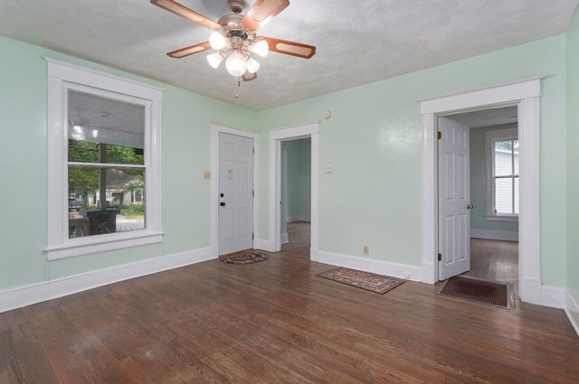 2116 N Campbell Avenue, Springfield, MO 65803