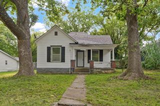 2116 N Campbell Avenue, Springfield, MO 65803