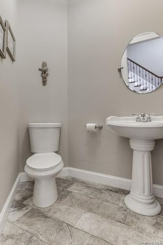 5 Fant Farm Lane, Montebello, NY 10901
