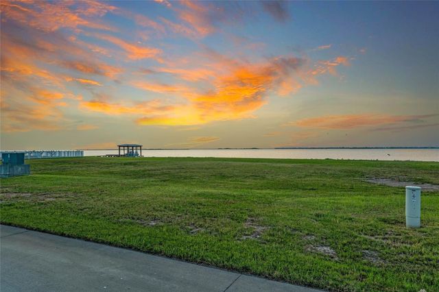 1410 Bay Pointe Drive, Galveston, TX 77554