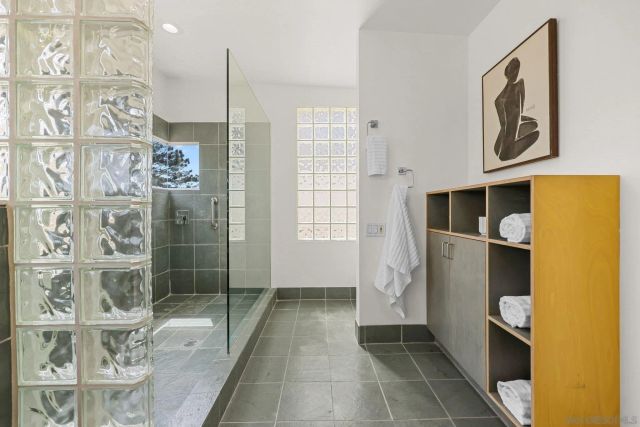 3333 Hill St, San Diego, CA 92106