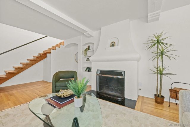 3333 Hill St, San Diego, CA 92106