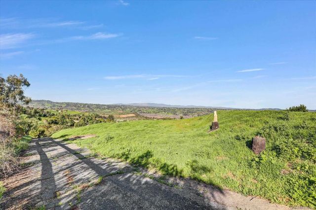 32039 Via Vera, Bonsall, CA 92003