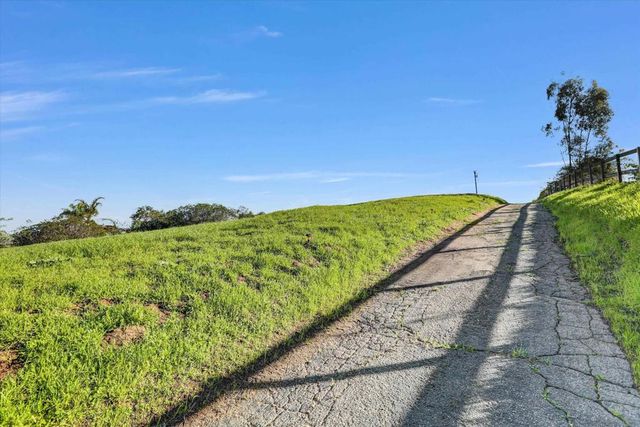 32039 Via Vera, Bonsall, CA 92003